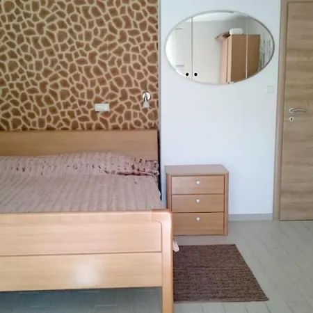 Affabilis Vip House アパート トロギール