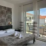 Διαμέρισμα Affabilis Vip House *