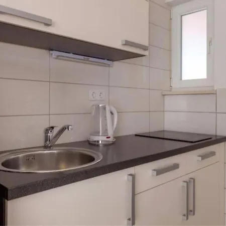 Affabilis Vip House * تروغير